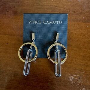 Vince camuto two toned earrings
